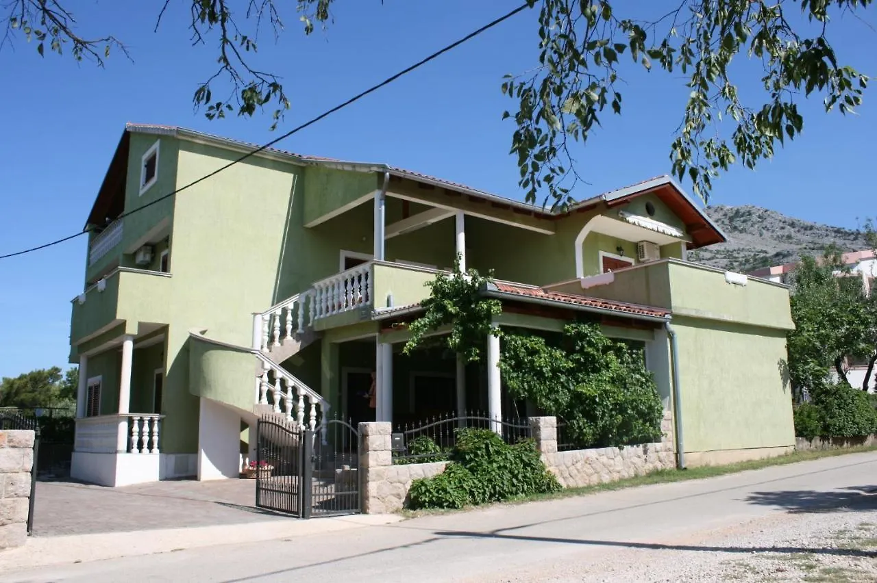 Apartments And Rooms With Parking Space Starigrad, Paklenica - 6606 3*, Starigrad Paklenica
