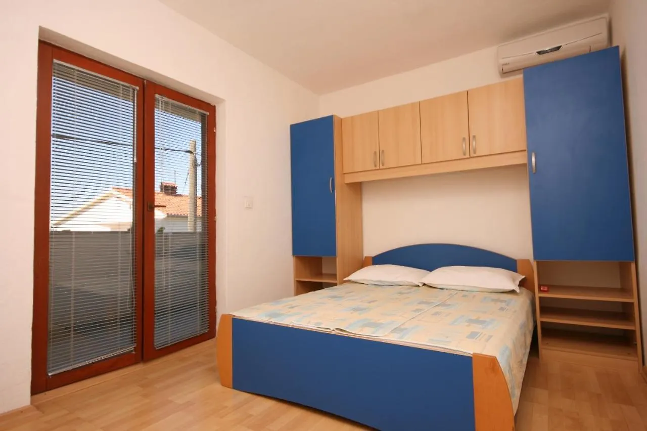 Apartments And Rooms With Parking Space Starigrad, Paklenica - 6606 Starigrad Paklenica