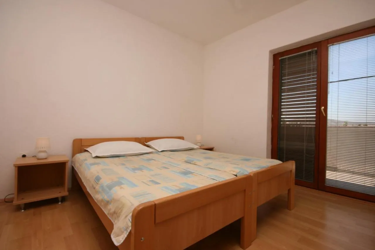 Apartments And Rooms With Parking Space Starigrad, Paklenica - 6606 3*, Starigrad Paklenica